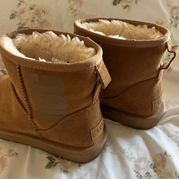 UGG SHORTIES CHESTNUT - Picture 8 of 9